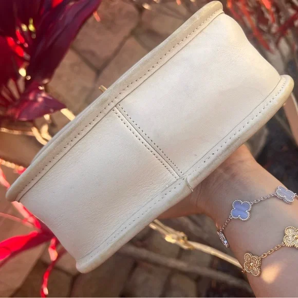 Vintage Coach NYC Collegiate Bag - Picture 6 of 16